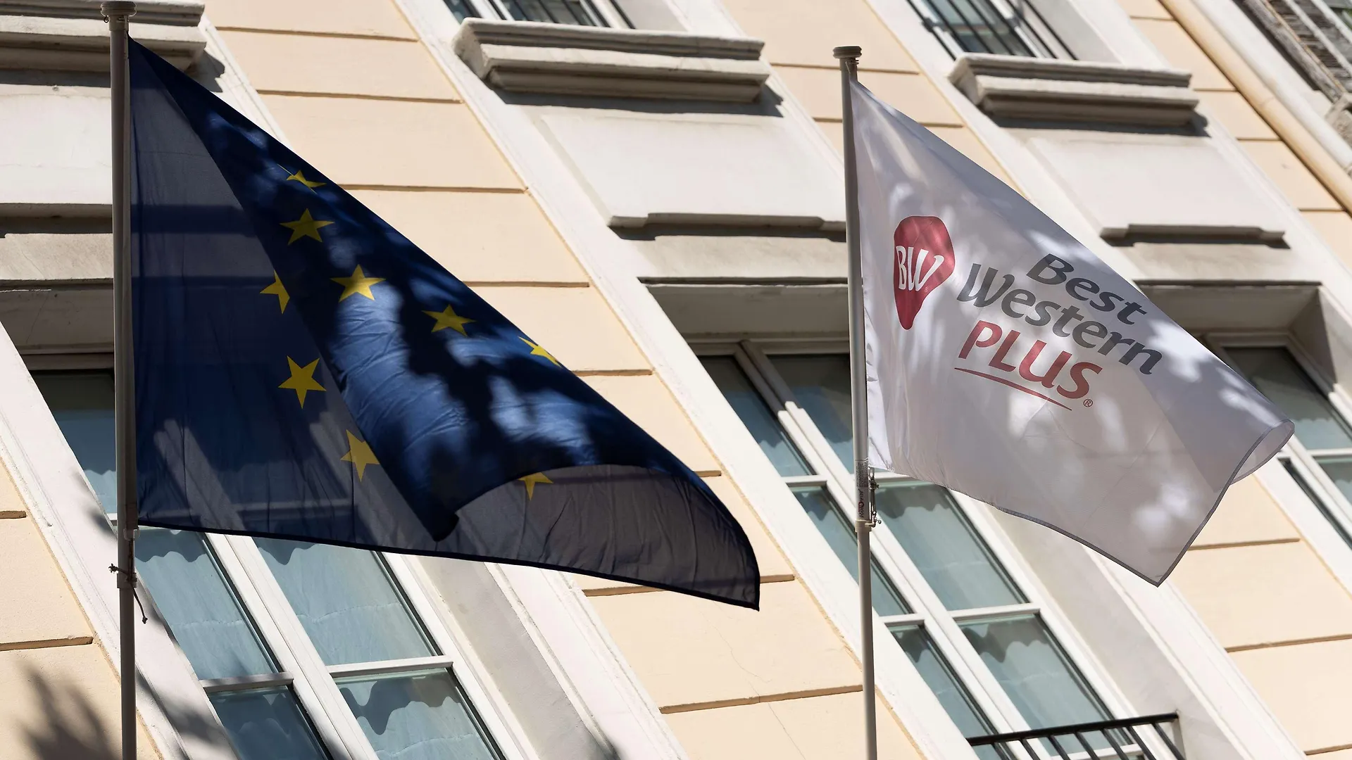 Best Western Plus Hotel La Joliette Marseille 4*,