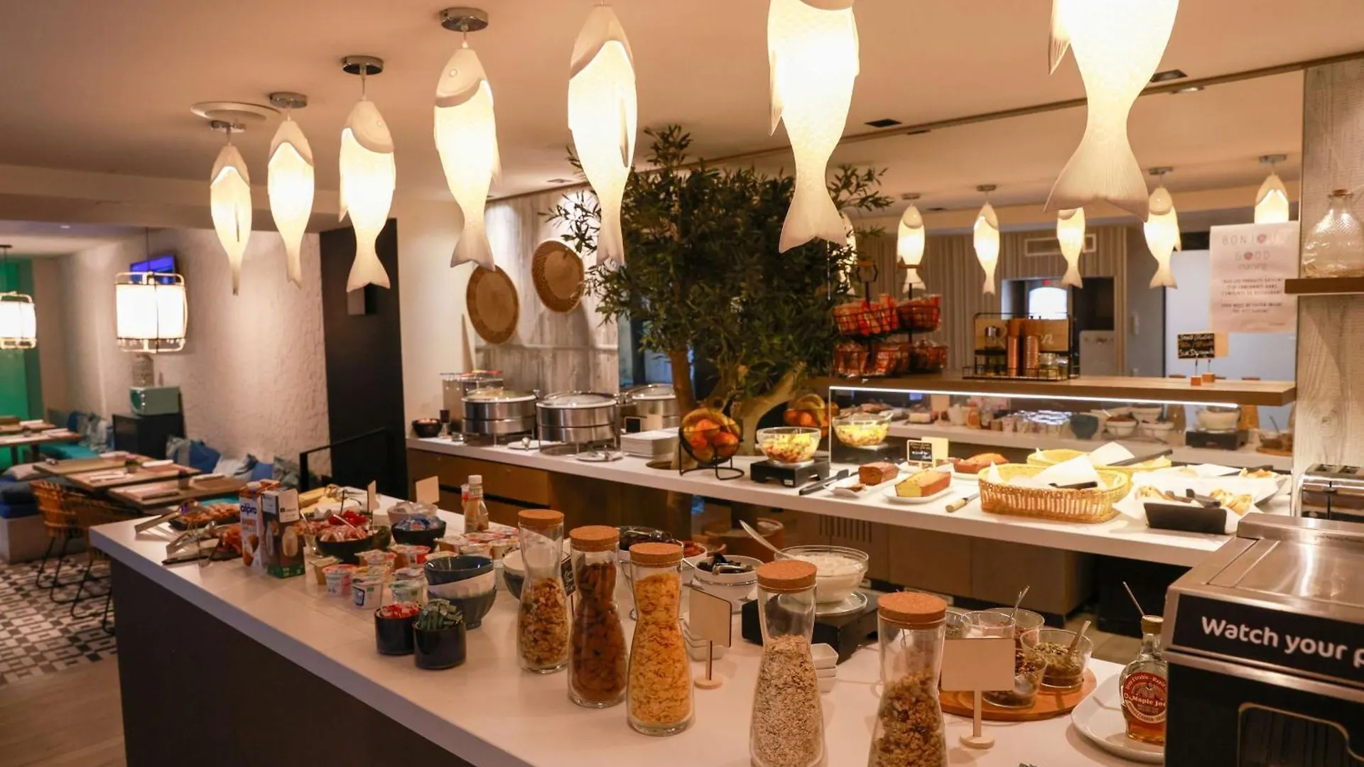Best Western Plus Hotel La Joliette contacts